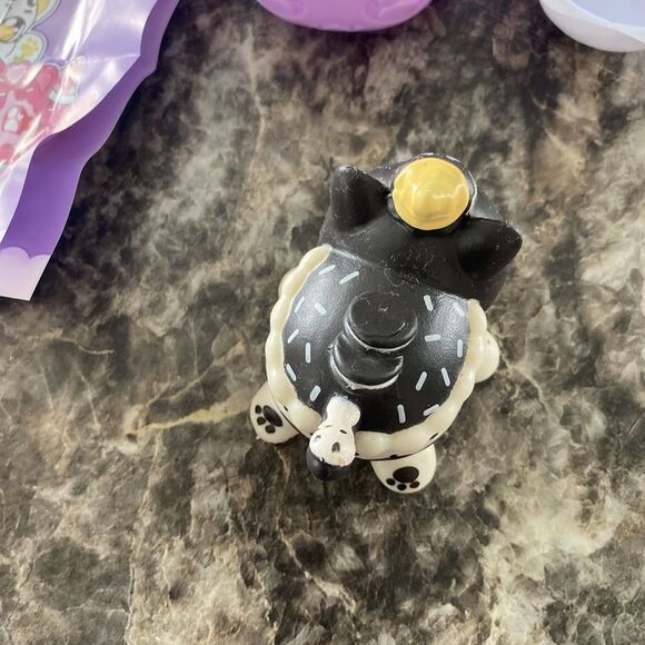 Aphmau Mystery MeeMeow Squishies Cookies & Cream Ice Cream Cat - Picture 4 of 4